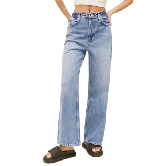 Reformation Denim - Reformation Wilder High Rise Wide Leg Cropped Jeans in Dillon
